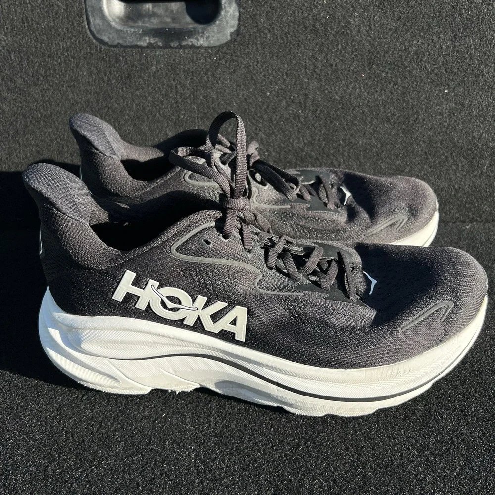 Hoka Clifton 10 Black Running Shoes Mens Size 11 2E Wide US Comfort 1162032 BWHT